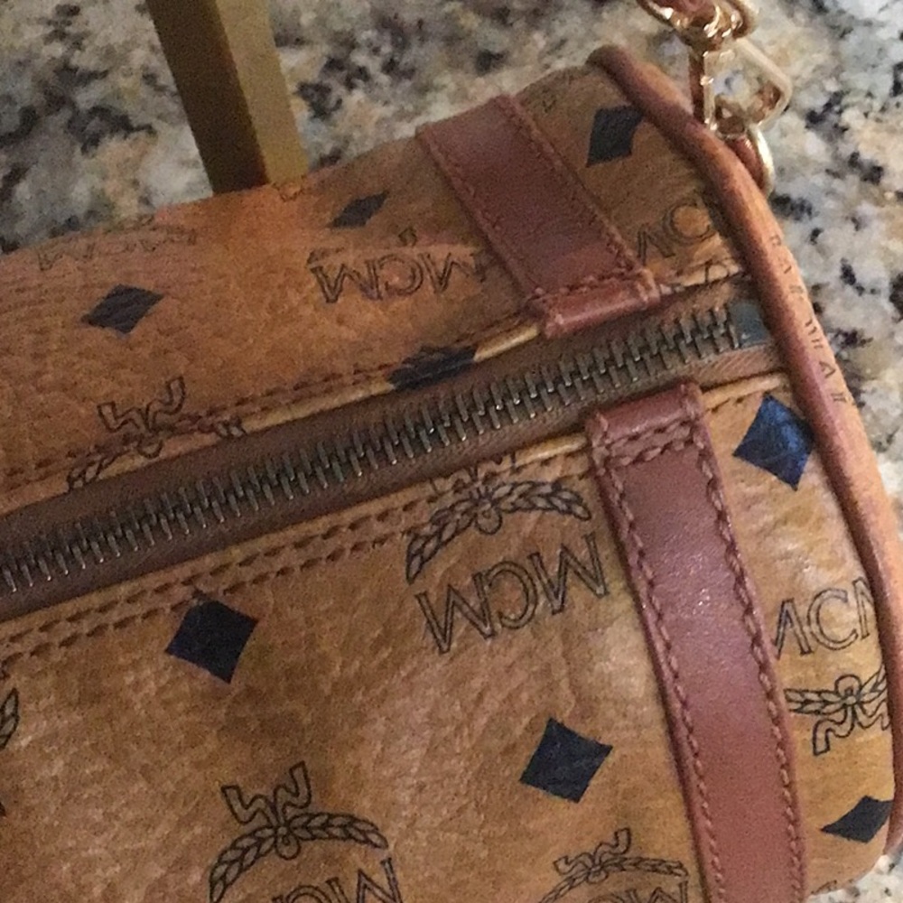 MCM Vicetos Logogram Shoulder Bag PVC Leather Brown Gold Auth 5767F Cylinder - Picture 5 of 9